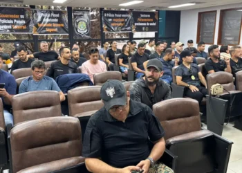 Policiais penais protestam por valorização e cobram estrutura para categoria no Acre