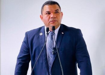 Vereador questiona projeto da gratuidade no transporte e alerta para risco de aumento da tarifa estudantil em Rio Branco