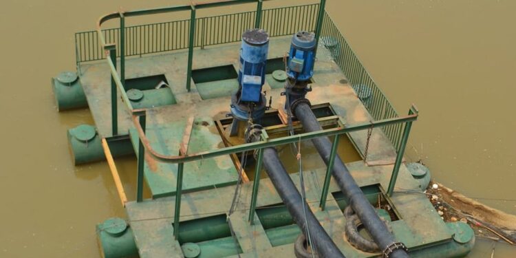 Falha em bomba reduziu abastecimento de água em três regiões de Rio Branco nesta quarta-feira