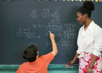 Governo do Acre convoca aprovados do processo seletivo da Educação para assinatura de contrato