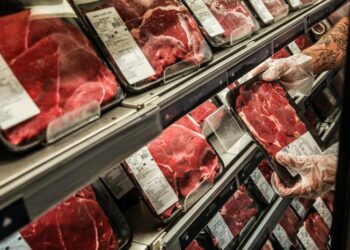 Preço das carnes sobe 1,6% em Rio Branco e consumidores devem ficar atentos às promoções, alerta economista