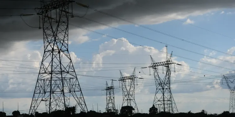 Entenda o apagão que deixou parte do Acre sem energia na noite de segunda-feira