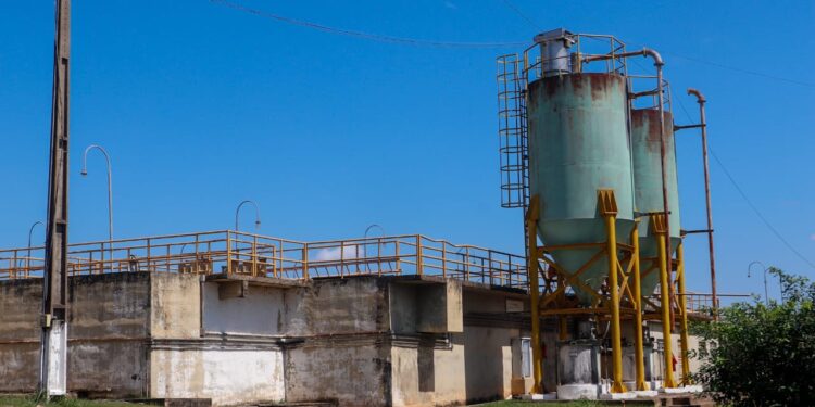 Rompimento de adutora afeta abastecimento no Segundo Distrito; Saerb atua para reparar o sistema