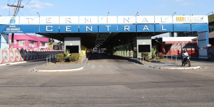 Justiça do Acre veta bloqueio do Terminal Urbano durante manifestação em Rio Branco