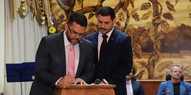 Procuradores do Acre empossam nova diretoria da Apeac