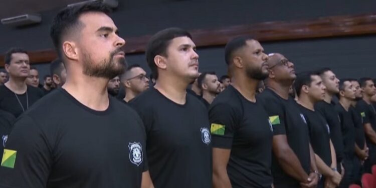 Acre empossa 183 policiais penais para reforçar segurança no sistema penitenciário