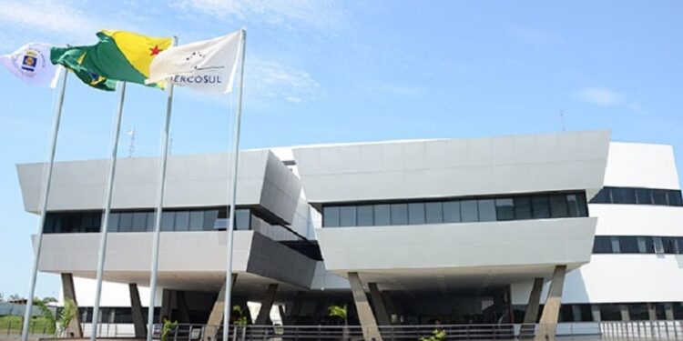 Tribunal de Justiça bloqueia mais de R$ 11 milhões de sete prefeituras do Acre por falta de pagamento de precatórios