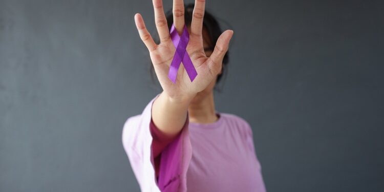 Lei garante prioridade de atendimento a mulheres vítimas de violência no Acre