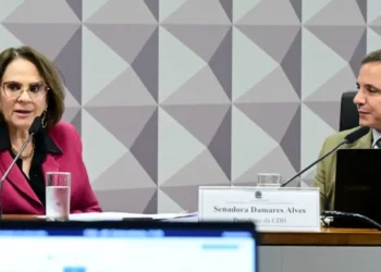 Damares Alves visita o Acre a convite de Márcio Bittar e defende papel da igreja no combate à violência e na política