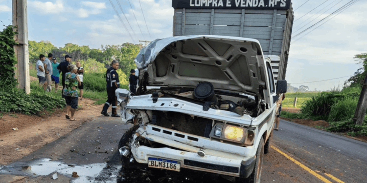Motociclista morre em colisão frontal com caminhonete na estrada de Porto Acre