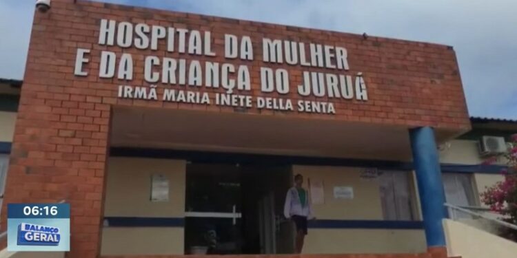 Mulher tem bebê em casa após ser liberada de maternidade em Cruzeiro do Sul