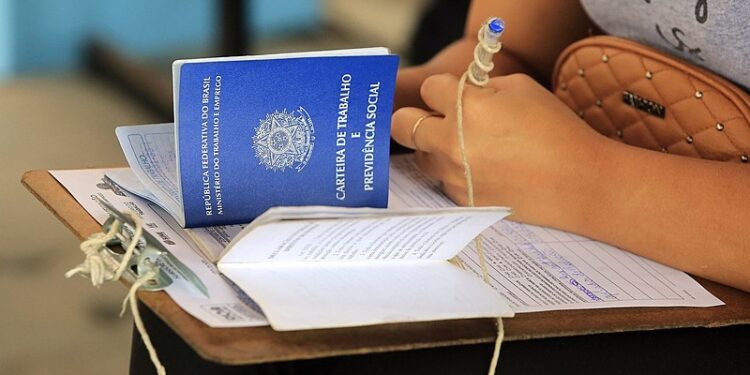 Sine Acre abre inscrições para mais de 115 vagas de emprego nesta terça-feira; confira