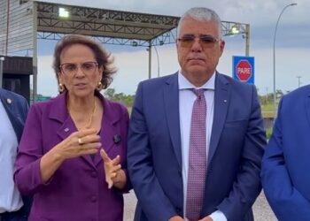 “Bolsonaro paga por um crime que não cometeu”, diz Márcio Bittar após visita à Papuda com senadores