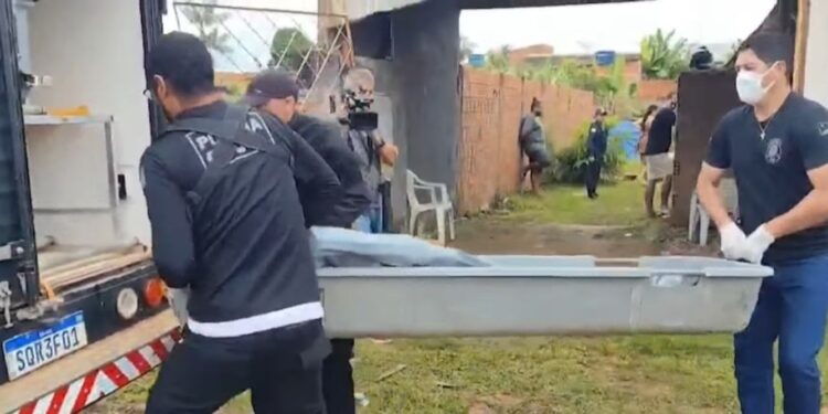 Homem é morto a golpes de faca dentro de apartamento no bairro Joafra