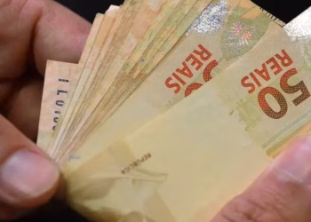 Salário mínimo de 2026 ficará em R$ 1.621; cálculo considera inflação e PIB