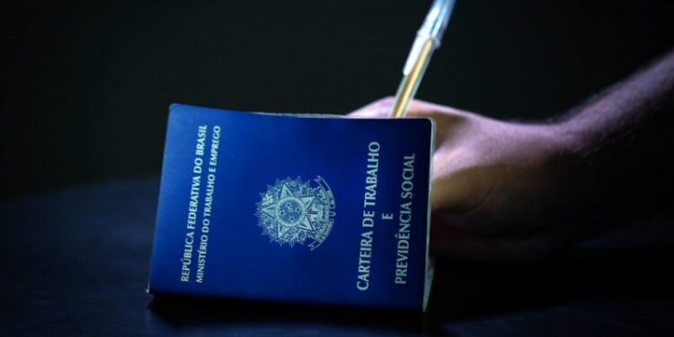 Sine Acre oferece 376 vagas de emprego nesta segunda-feira; confira