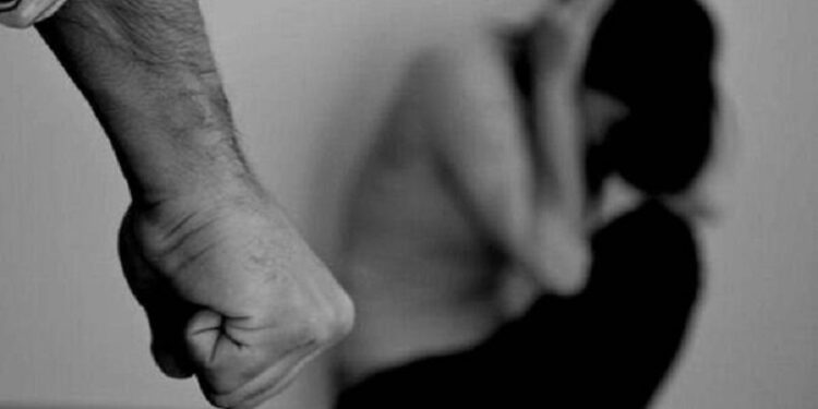 Uma mulher teve as pernas arrancadas, e ainda há quem diga que ‘os homens morrem mais’