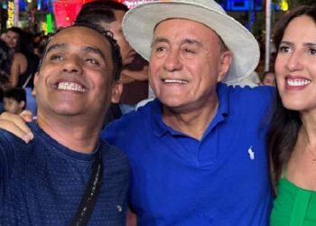 “Pacto com a magia está renovado”: Rio Branco acende luzes de Natal na Praça da Revolução no domingo