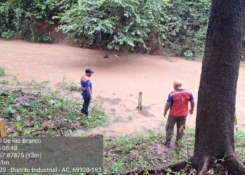 Chuvas intensas alagam bairros e colocam Rio Branco em alerta para risco de enchentes