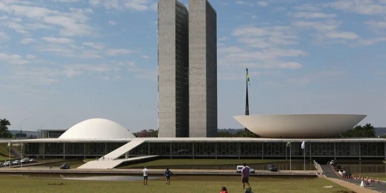 Quatro bancadas da Câmara acionam STF contra PL da Dosimetria