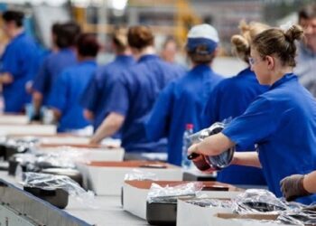 Sine disponibiliza 100 vagas para auxiliar de linha de produção entre as oportunidades desta segunda