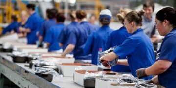 Sine disponibiliza 100 vagas para auxiliar de linha de produção entre as oportunidades desta segunda