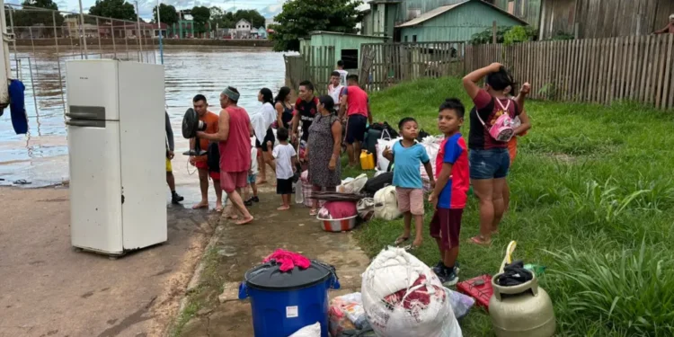Chove, alaga e empobrece: o custo econômico invisível das enchentes no Acre
