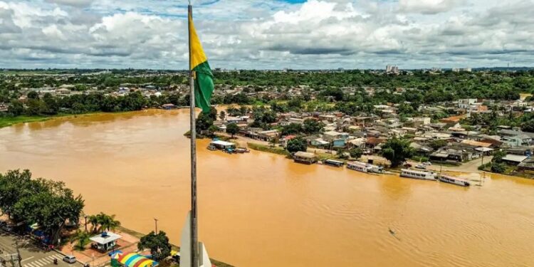 Nível do Rio Acre chega a 15,32 metros e mantém mais de 360 pessoas em abrigos em Rio Branco
