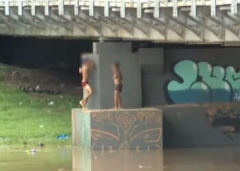 Bombeiros alertam para perigo de banhos no rio Acre em meio à cheia