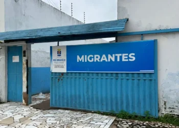 Falta de repasse federal compromete atendimento a migrantes no Acre, diz SASDH