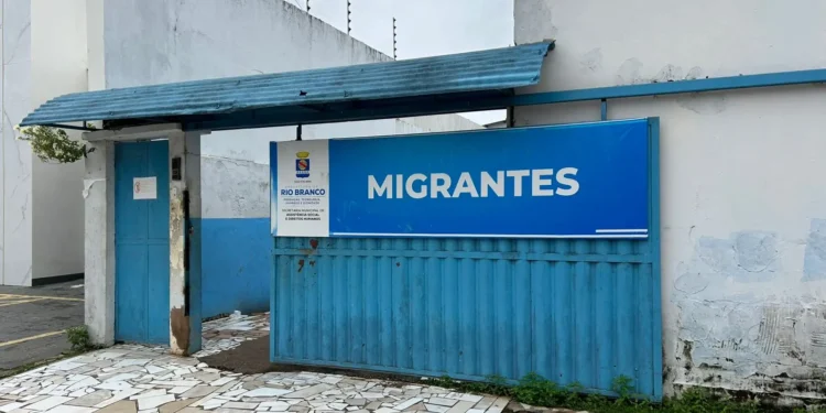 Falta de repasse federal compromete atendimento a migrantes no Acre, diz SASDH