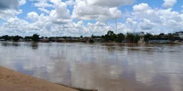 Nível do Rio Acre recua 26 cm em 24 horas mesmo com alto índice de chuva, aponta Defesa Civil