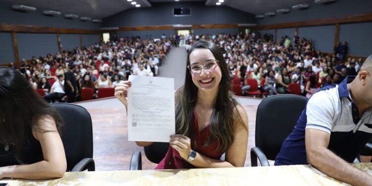 Concurso da Educação estadual empossa mais de 390 professores no Acre