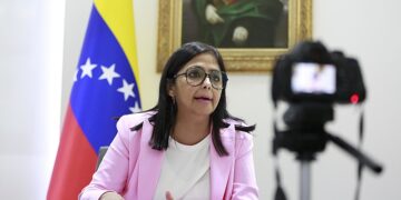 Delcy Rodríguez toma posse como presidente interina da Venezuela