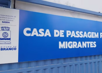 Superlotação em abrigos de imigrantes desafia assistência social em Rio Branco