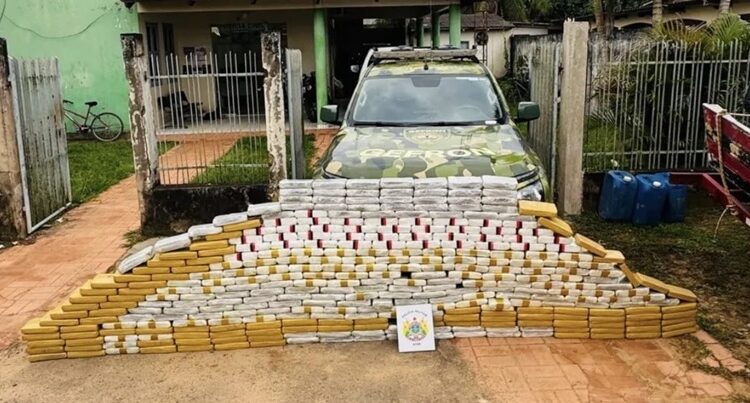 Operação integrada apreende 346 kg de drogas no Rio Acre, em Xapuri