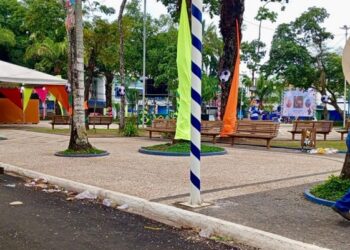 Equipe com 50 servidores atua na limpeza da cidade após folias de Carnaval
