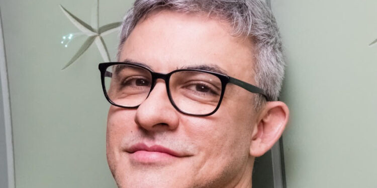 Sadi Consati, Maquiador Expert do Boticário, dá dicas de make de carnaval