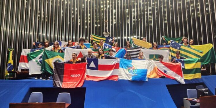 Inscrições para o Programa Jovem Senador estão abertas até 17 de abril