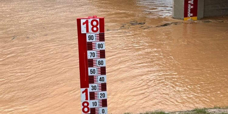 Rio Acre segue em vazante, mas permanece acima da cota de transbordo em Rio Branco