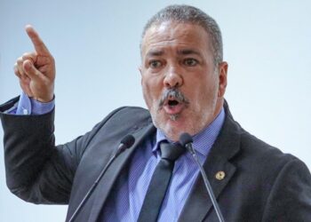 “É uma compra antecipada de votos”, diz vereador Neném Almeida sobre emendas parlamentares