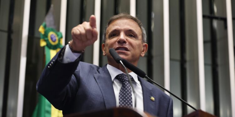 “Maior calote financeiro da história do Brasil”, diz Marcio Bittar sobre escândalo envolvendo o Banco Master