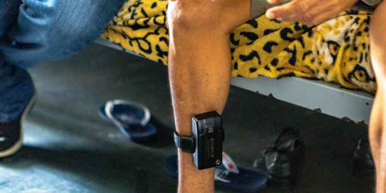 Carnaval 2026 em Rio Branco: entenda as regras para pessoas sob monitoramento de tornozeleira eletrônica