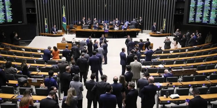 Câmara aprova projeto que cria a Universidade Federal do Esporte