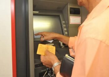 Agências bancárias reabrem nesta quarta-feira a partir do meio-dia