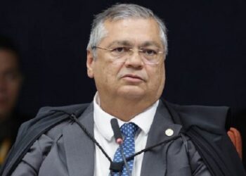 Dino vota por afastar Lei da Anistia para crimes permanentes