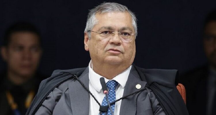 Dino vota por afastar Lei da Anistia para crimes permanentes