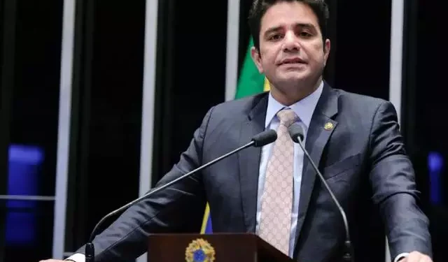 “Missão cumprida com serenidade”, diz Gladson ao anunciar saída do governo para disputar o Senado