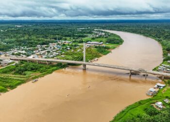 Rio Juruá volta a subir e Corpo de Bombeiros intensifica monitoramento em Cruzeiro do Sul