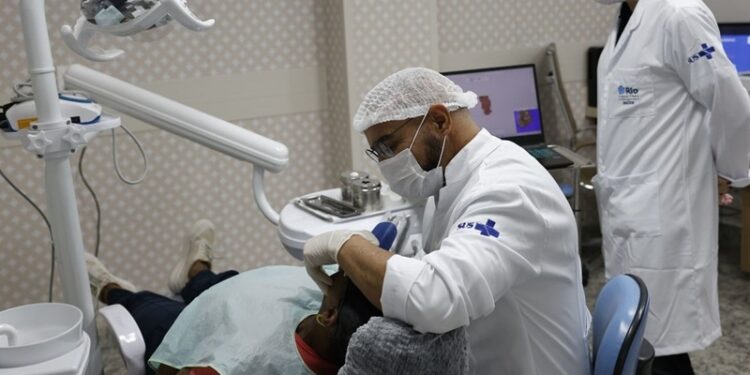 SUS: mulheres vítimas de violência terão acesso a reconstrução dental